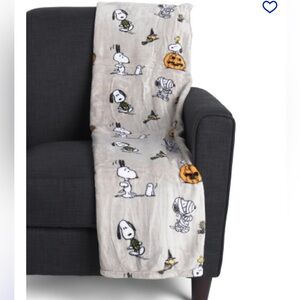 Peanuts Halloween blanket